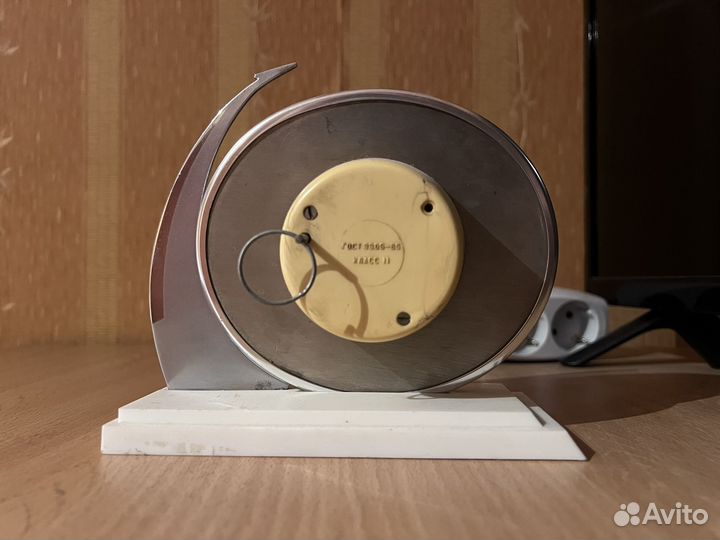 Часы настольные молния СССР