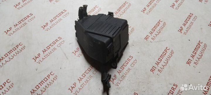 Блок предохранителей под капот Volvo V70 универсал