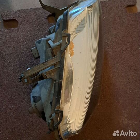 Фара Renault Duster