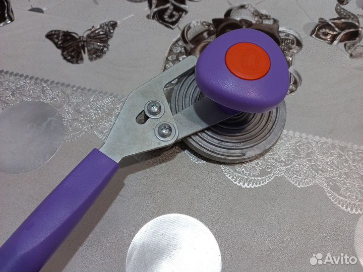 Закаточная машинка для банок