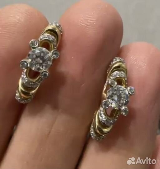 Золотые серьги с бриллиантами