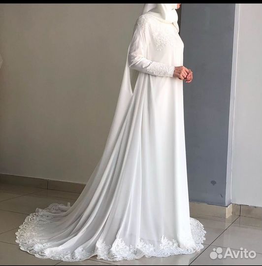 Свадебное платье 44 46 бу