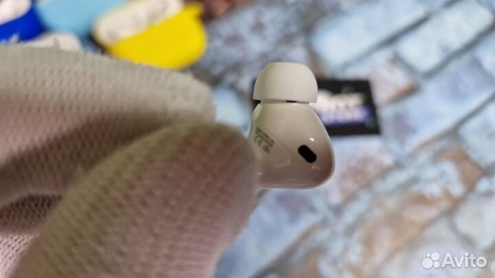AirPods Pro Platinum