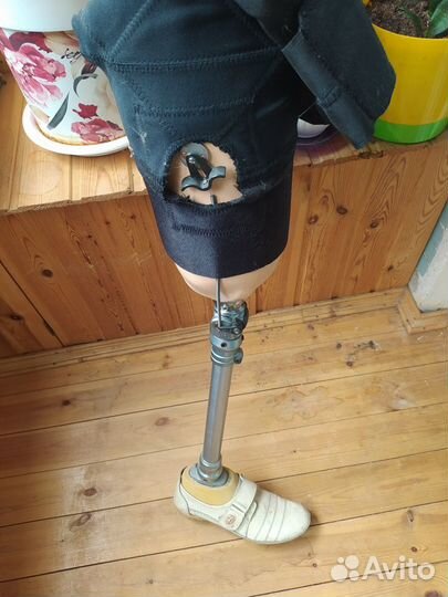 Протез правой ноги