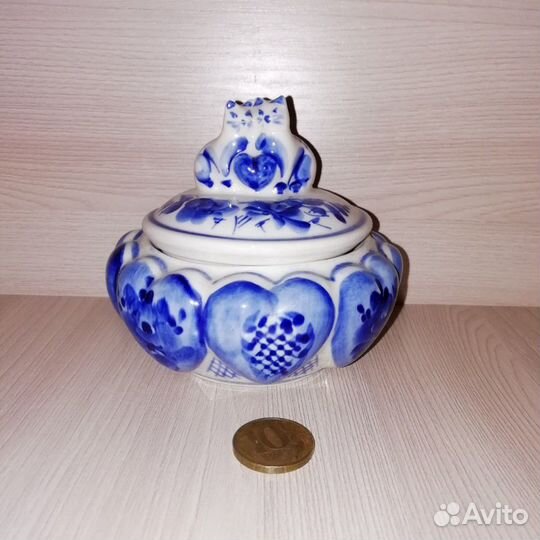 Гжель разная