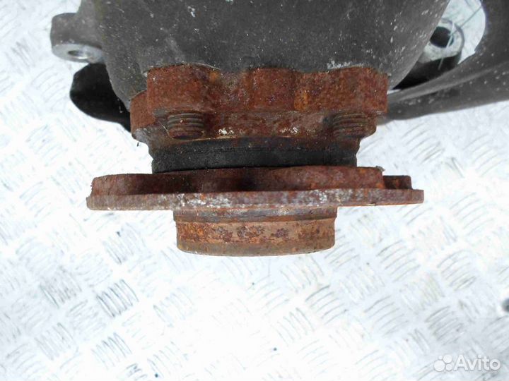 Кулак поворотный правый BMW 7-Series F01 F02