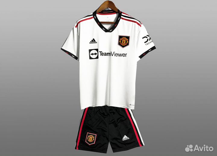 Футбольная форма Манчестер Юнайтед 2022-23