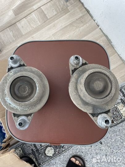 Подушка двигателя w 204