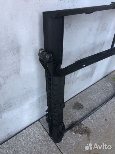 Кронштейн радиатора Land Rover Range Rover