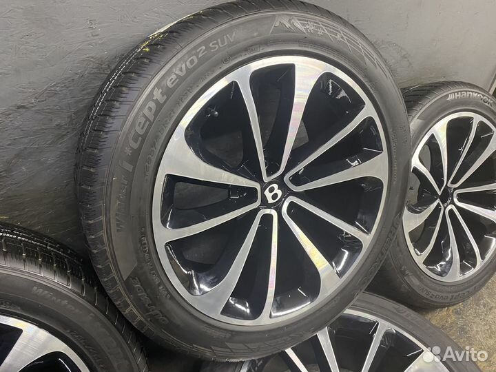 Оригинальные колёса на Bentley Bentayga R21