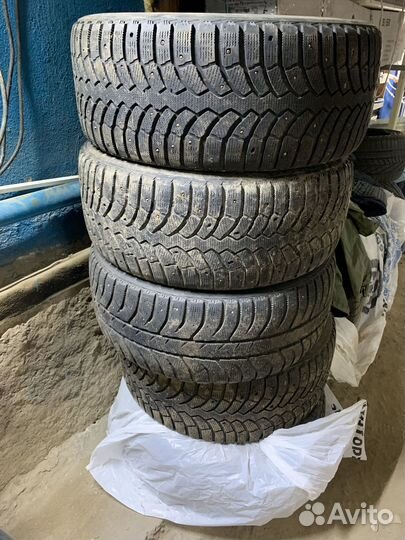 Bridgestone Blizzak Ice 255/45 R18
