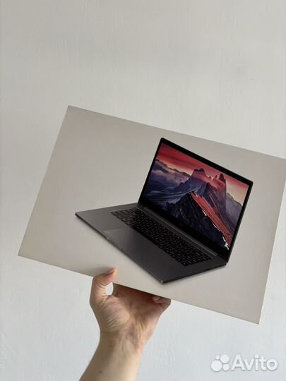 Xiaomi mi notebook pro 15.6 I5 8/256 gtx 1050
