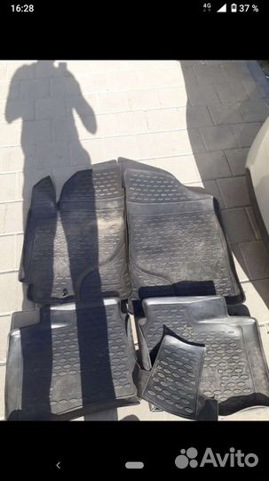 Автомобильные коврики резиновые