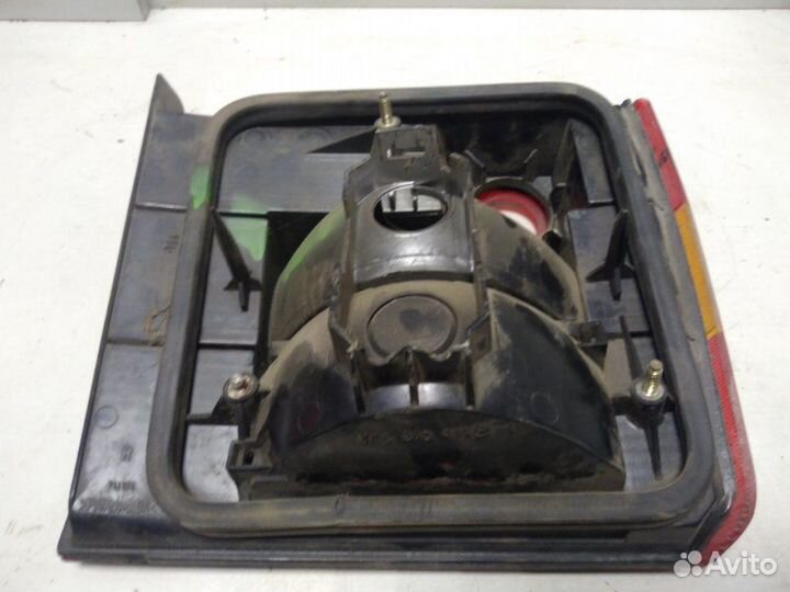 Фонарь задний внутренний правый Volkswagen Passat