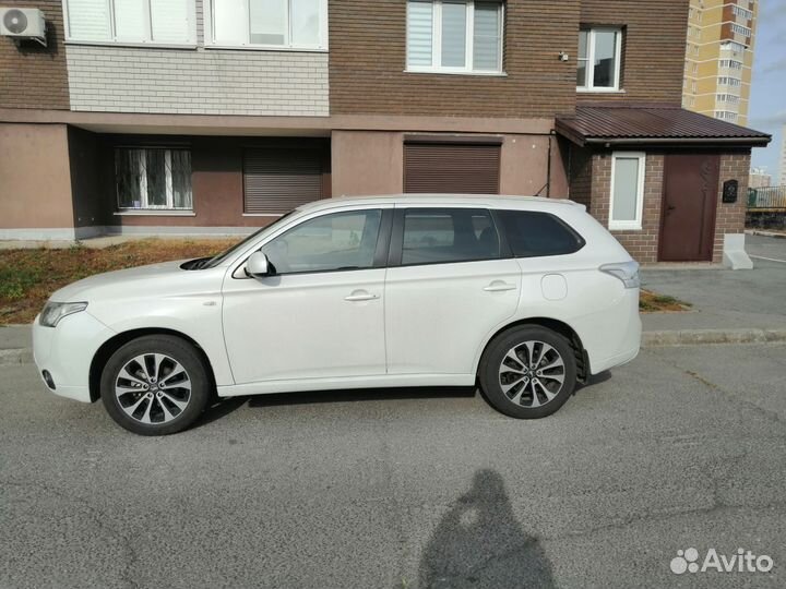 Mitsubishi Outlander 2.0 CVT, 2015, 127 000 км