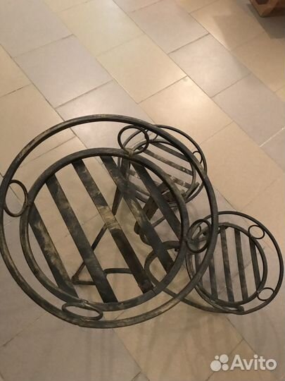 Подставка для цветов напольная кованная