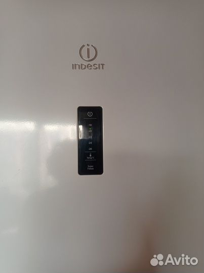 Холодильник indesid no frost