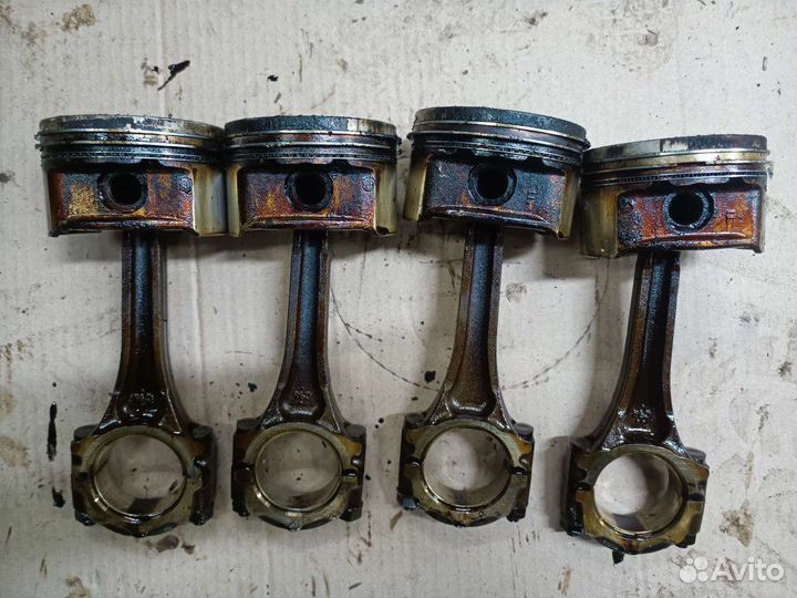 Поршни с шатунами S6D 1.6 Kia Spectra