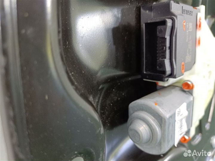 Стеклоподъемник задний правый Vw Passat B7 2011