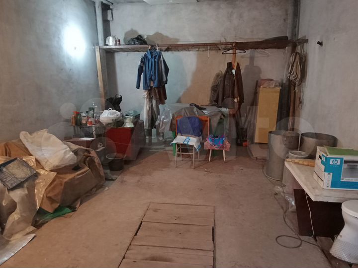 Гараж, > 30 м²