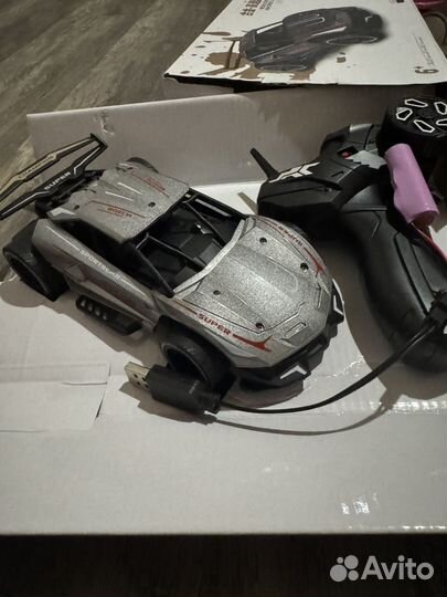 Машинка на пульте управления