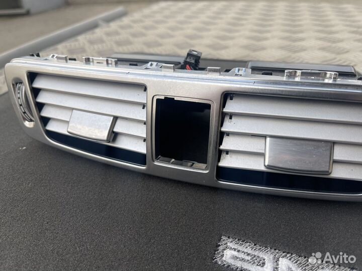 Центральный дефлектор печки Мерседес w218