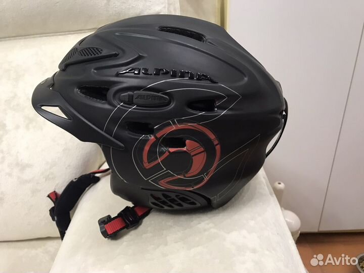 Горнолыжный шлем alpina