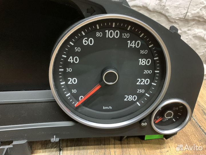 VW Touareg NF Панель приборов