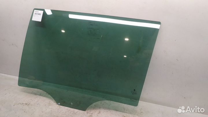 Стекло двери заднее левое Skoda Octavia A5