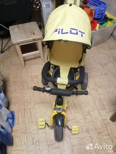 Детский велосипед с ручкой