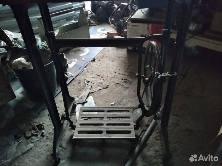 Стол для швейной машинки