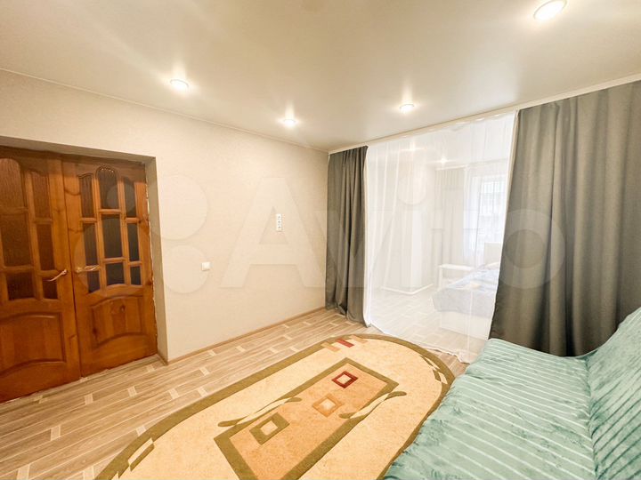 3-к. квартира, 100 м², 2/5 эт.