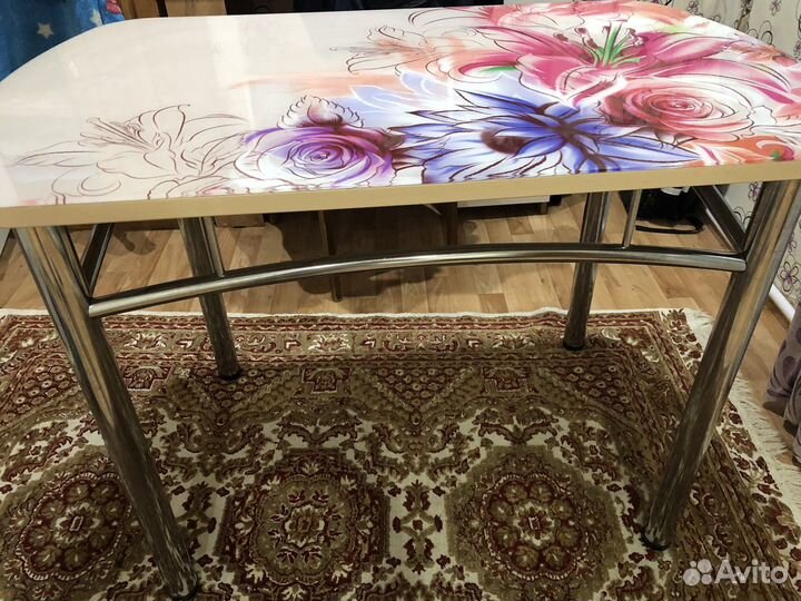 Кухонный стол