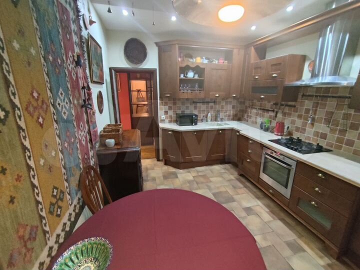 3-к. квартира, 98 м², 4/5 эт.