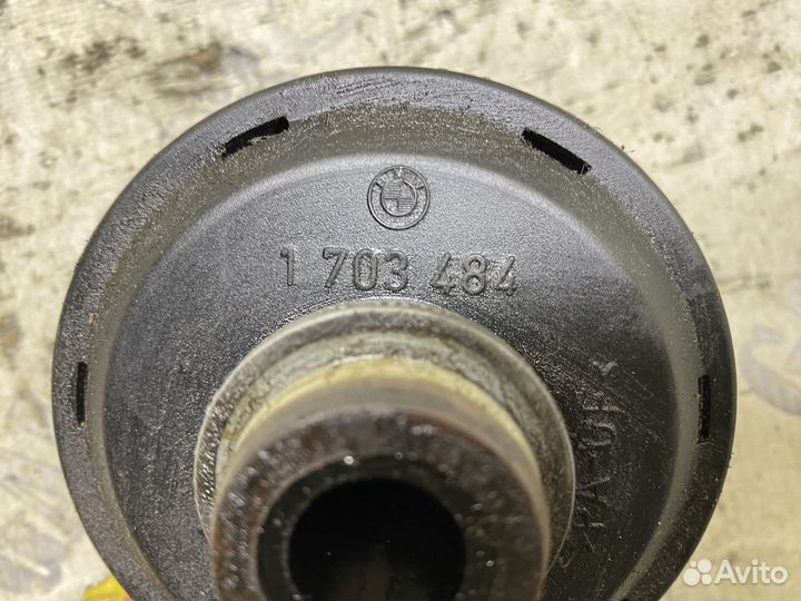 Клапан вентиляции картерных газов BMW E34 M50