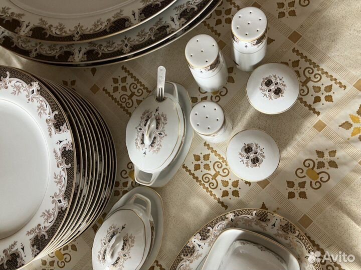 Японский столовый сервиз на 12 персон, 66 предм