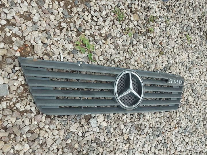 Решетка радиатора Мерседес Спринтер