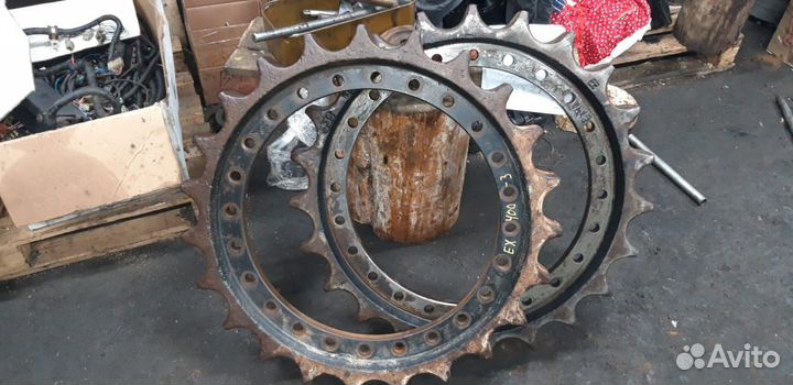 Звезда ведущая экскаватора Hitachi EX400-3