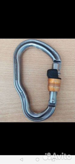 Карабин petzl