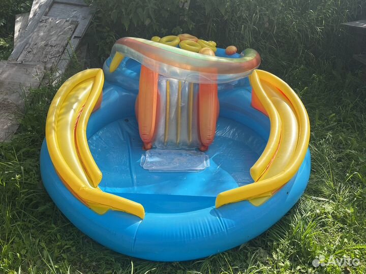 Бассейн горка