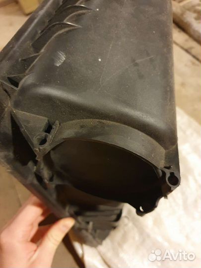 Корпус воздушного фильтра туарег VAG 7l6129601Q