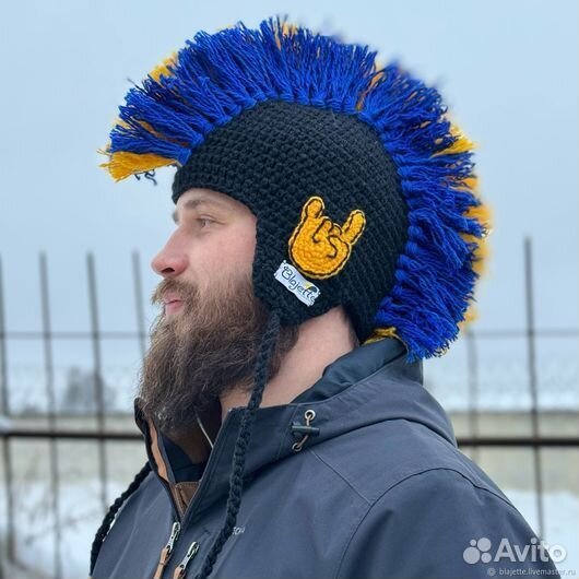 Мужская шапка Ирокез вязаный