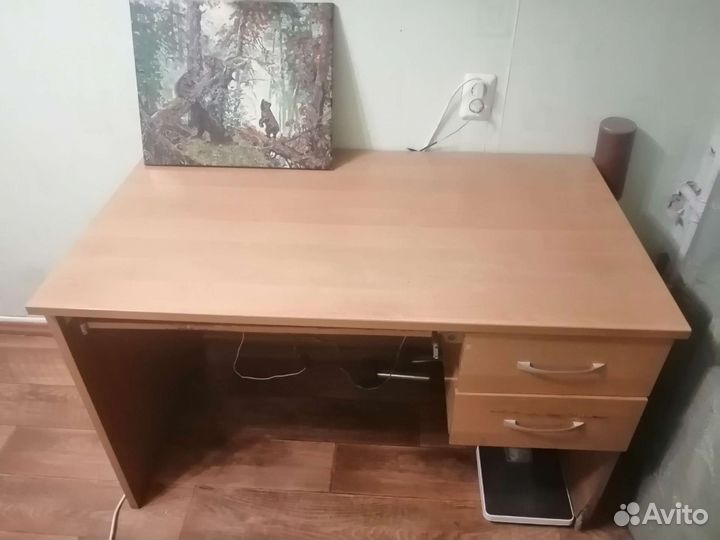Письменный, компьютерный стол