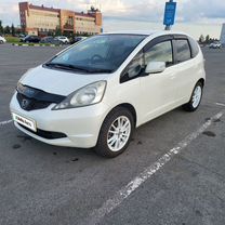 Honda Fit 1.3 CVT, 2008, 280 000 км, с пробегом, цена 680 000 руб.