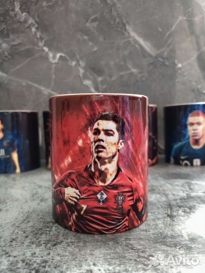 Кружки футбольных команд и футболистов