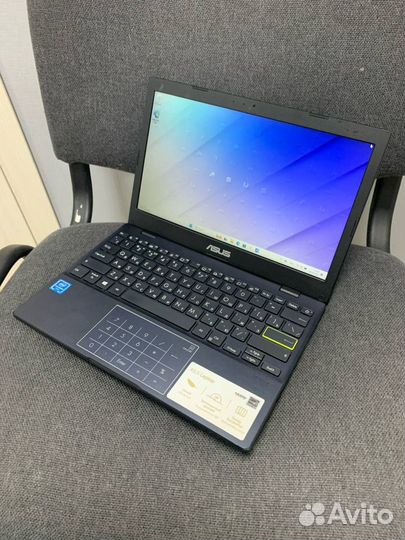 Ноутбук asus R214M (188592)