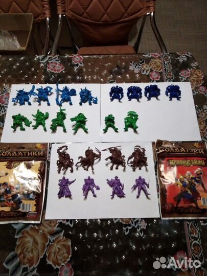 Салдатики пластиковые. Зверороботы. Технолог