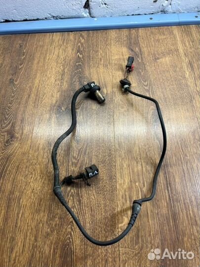 Датчик ABS передний левый Volkswagen Passat B5+