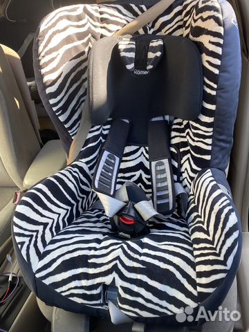 Britax Roemer SafeFix Plus зебра