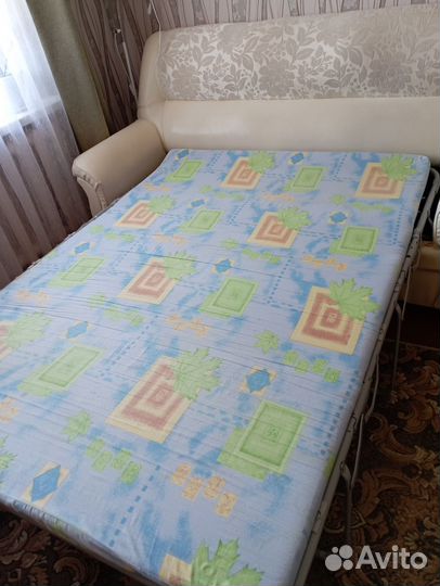 Диван и 2 кресла бу в хорошем состоянии